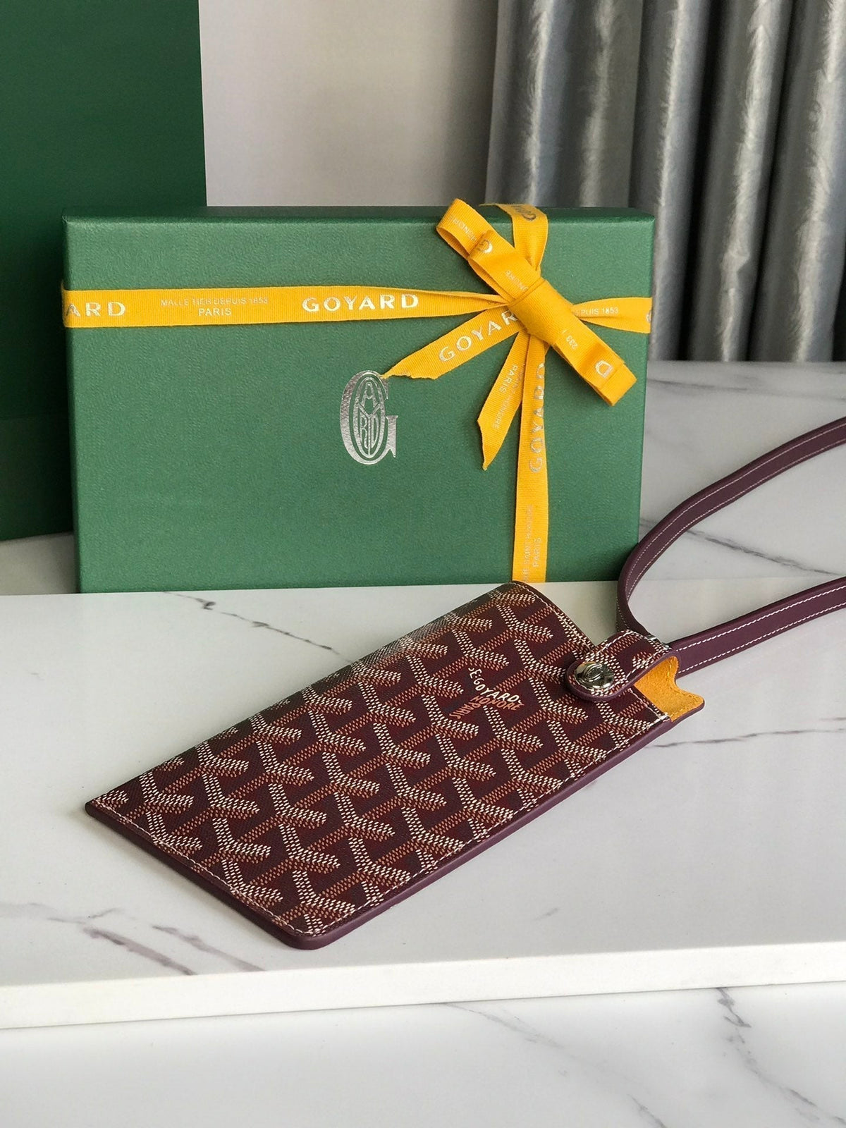 Goyard Montmartre GM Case 18 in Wine Red Goyardine Canvas Bag
