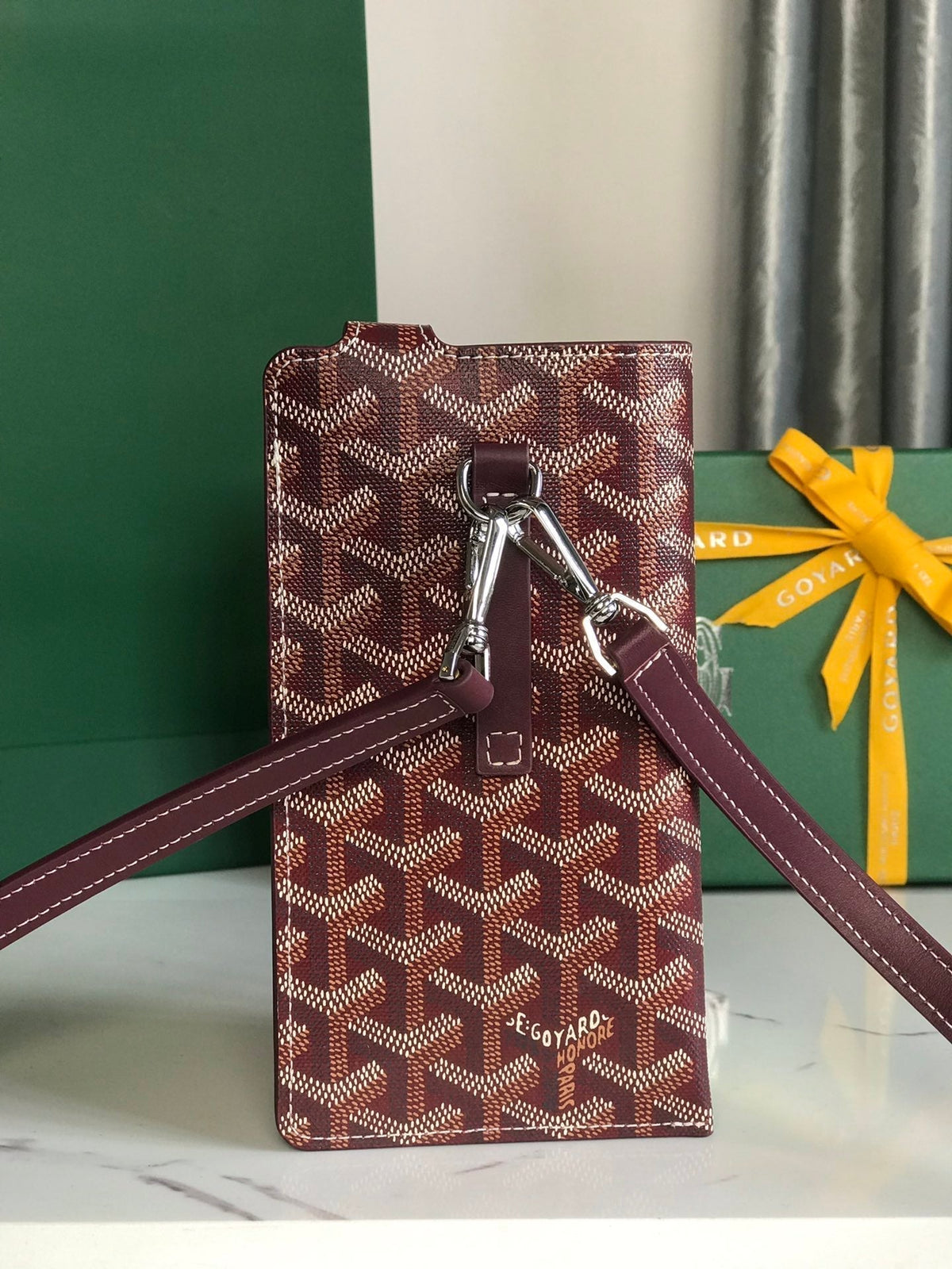 Goyard Montmartre GM Case 18 in Wine Red Goyardine Canvas Bag