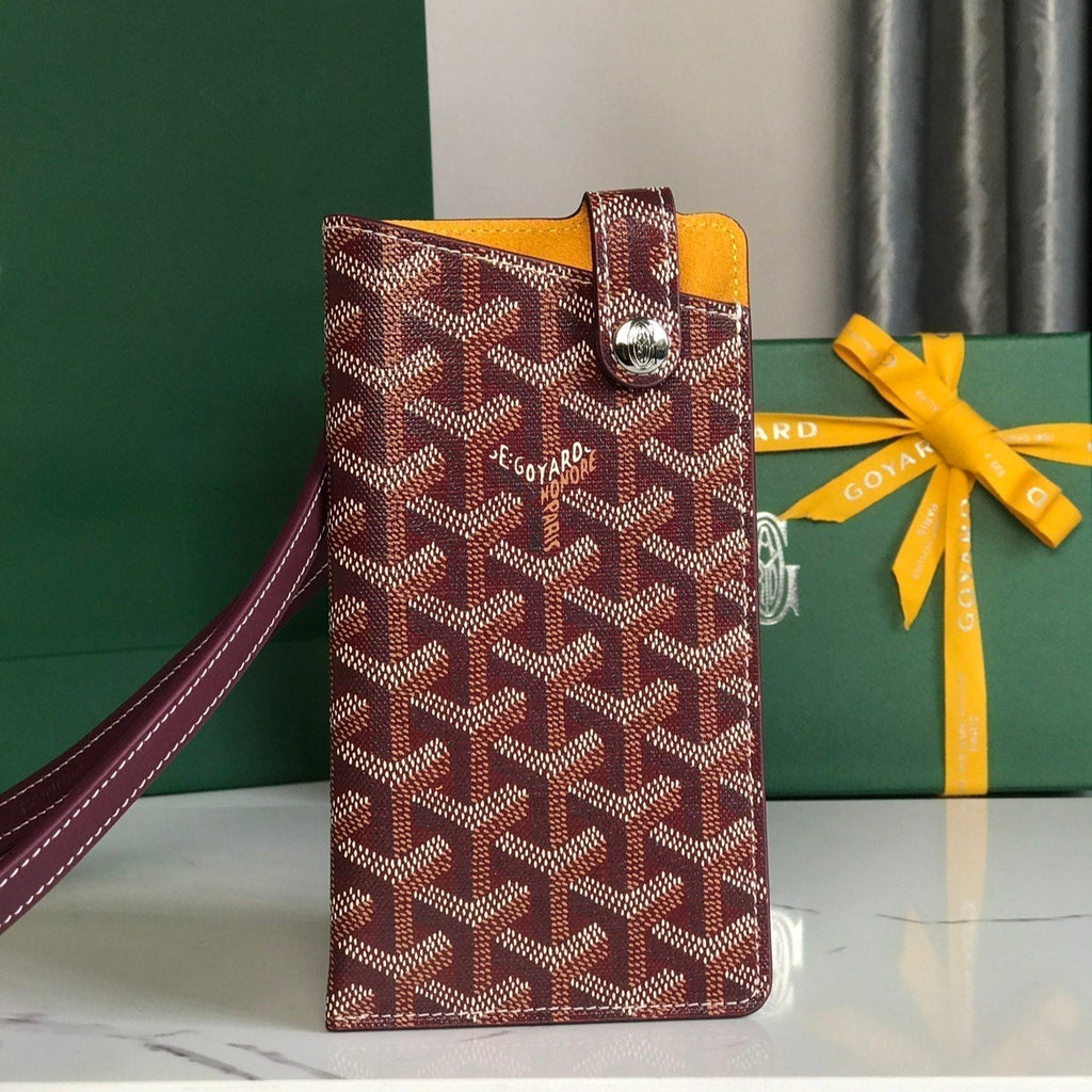 Goyard Montmartre GM Case 18 in Wine Red Goyardine Canvas Bag