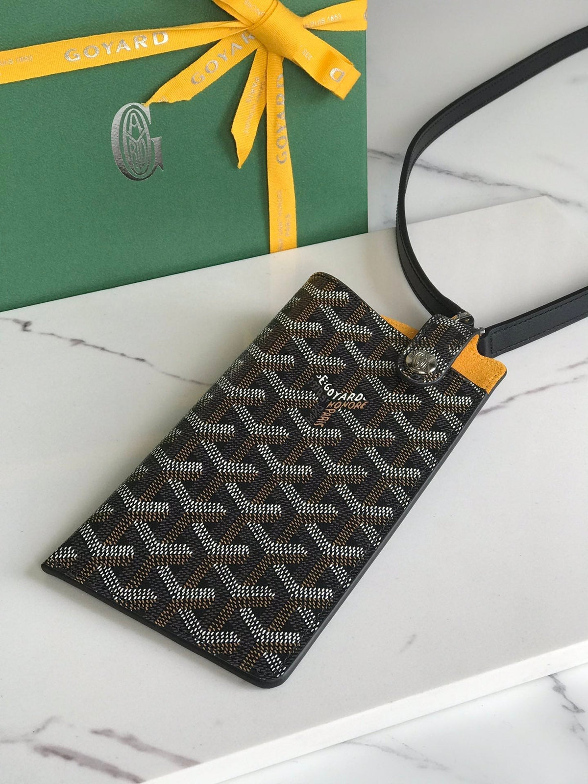 Goyard Montmartre GM Case 18 in Black Goyardine Canvas Bag
