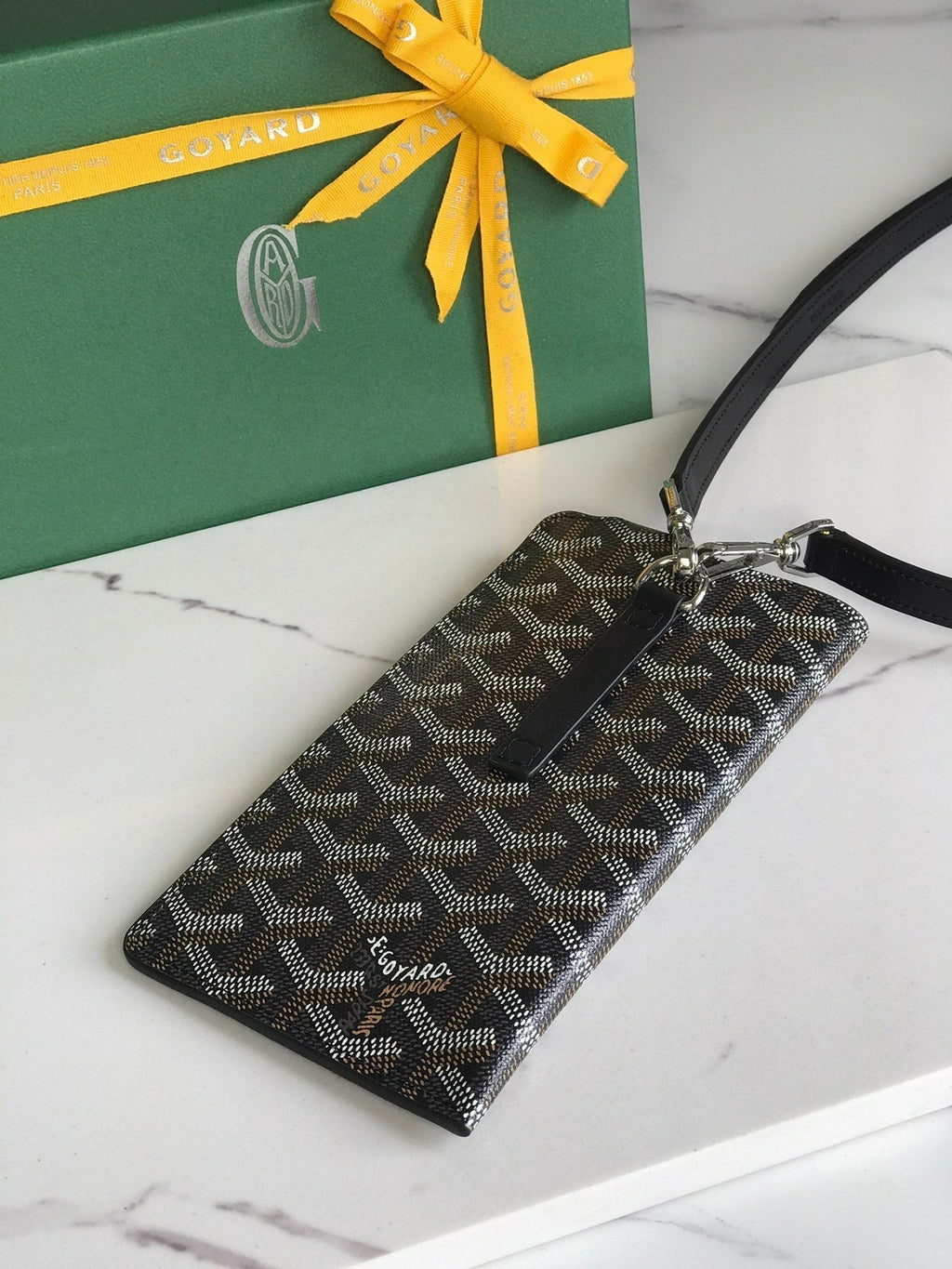 Goyard Montmartre GM Case 18 in Black Goyardine Canvas Bag