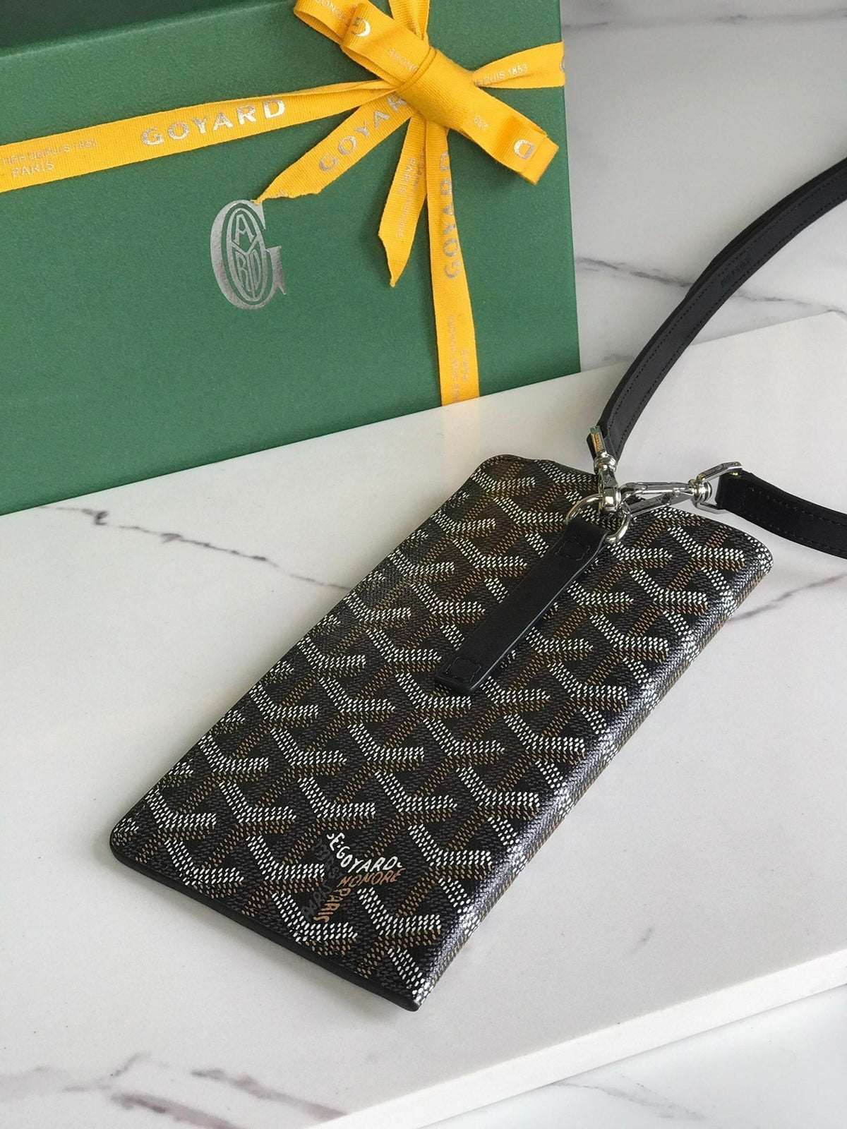 Goyard Montmartre GM Case 18 in Black Goyardine Canvas Bag