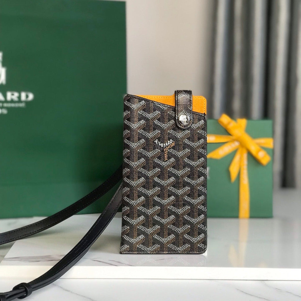 Goyard Montmartre GM Case 18 in Black Goyardine Canvas Bag