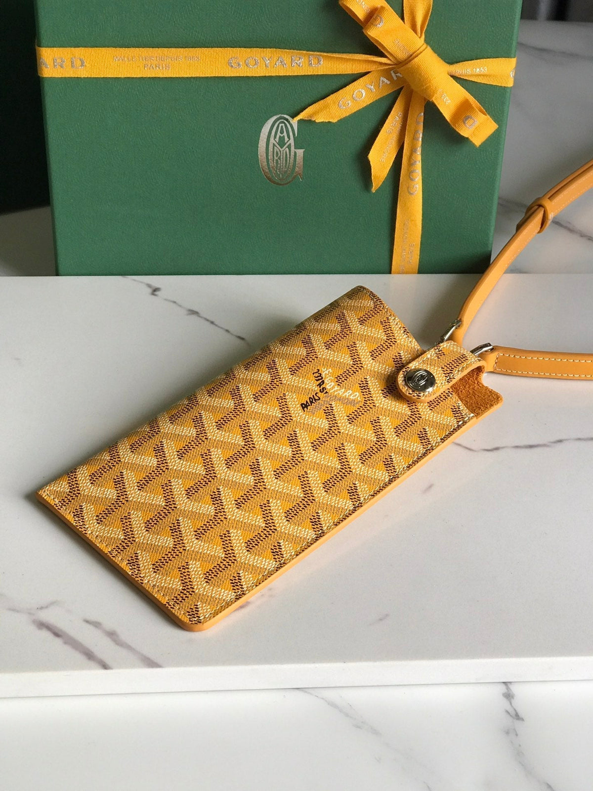 Goyard Montmartre GM Case 18 in Yellow Goyardine Canvas Bag
