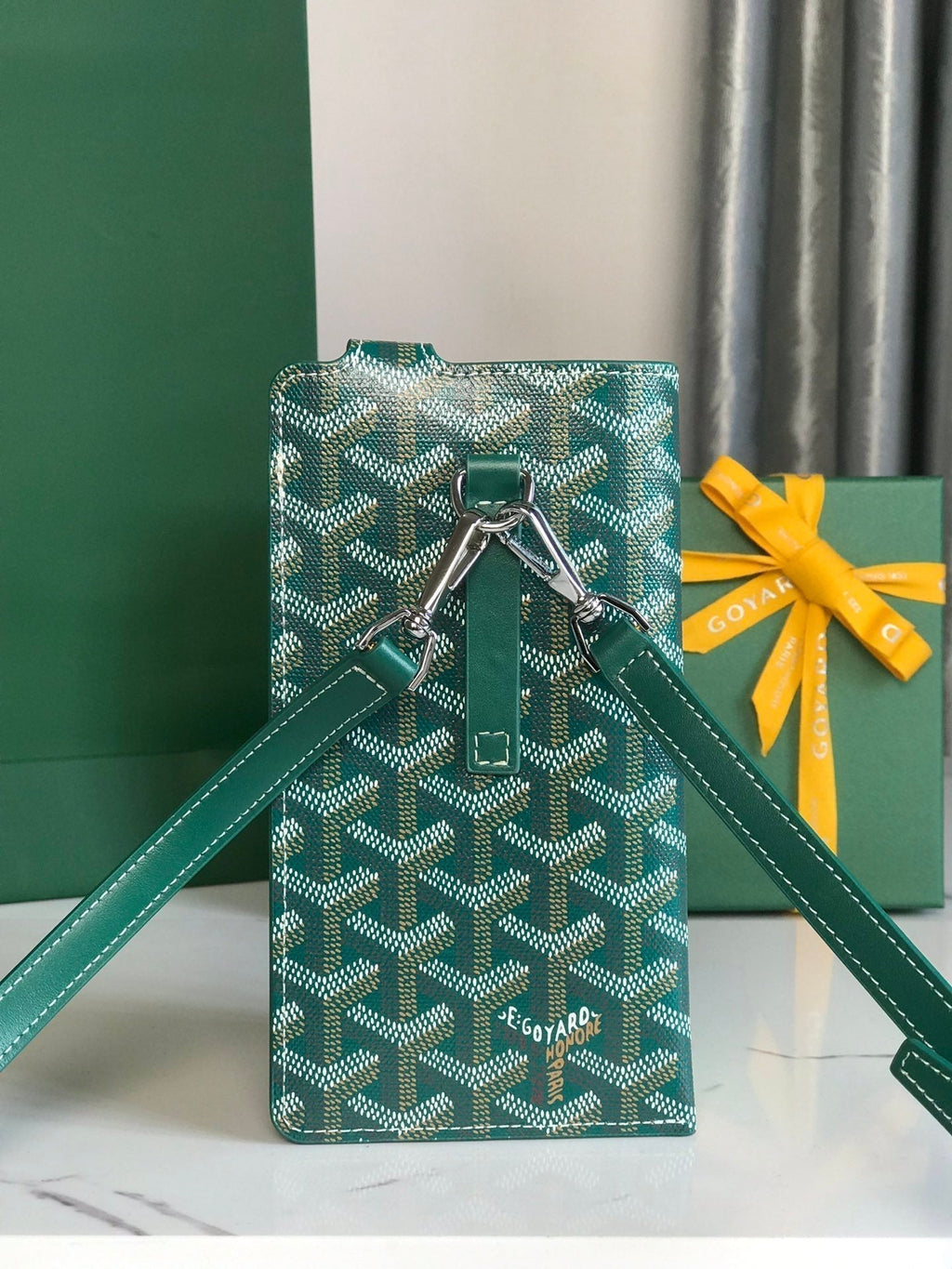 Goyard Montmartre GM Case 18 in Green Goyardine Canvas Bag