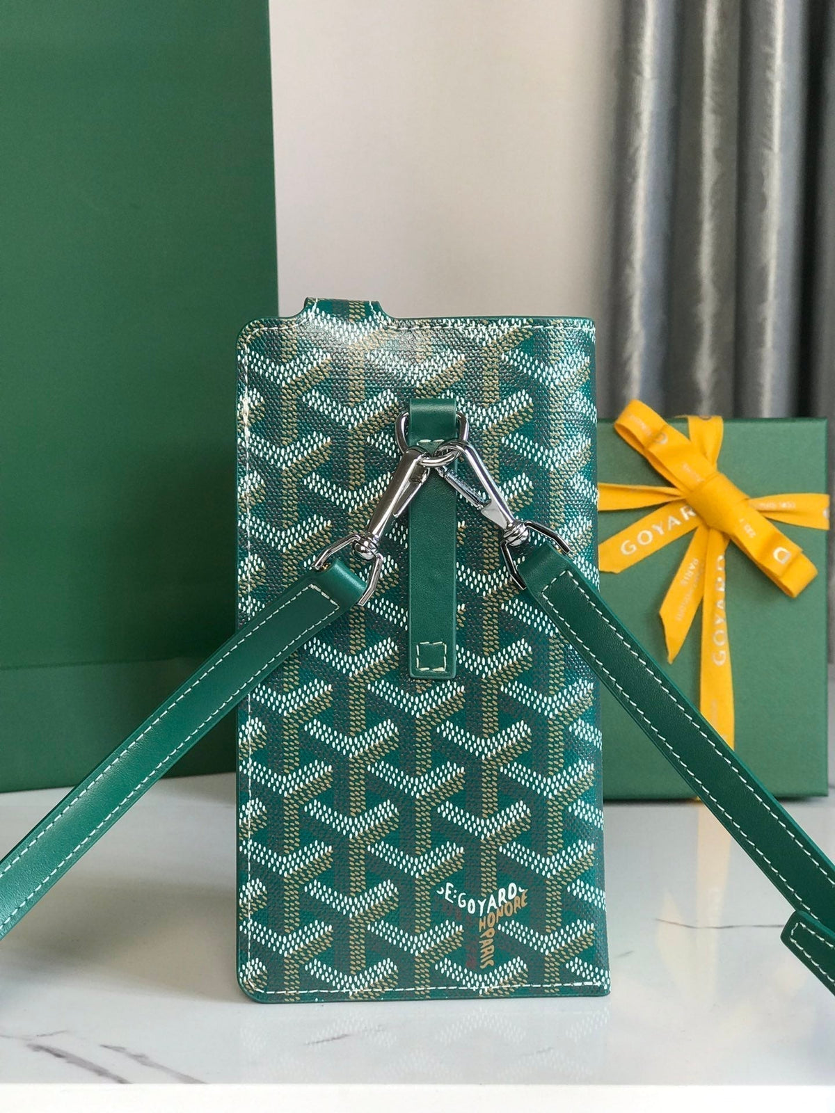Goyard Montmartre GM Case 18 in Green Goyardine Canvas Bag
