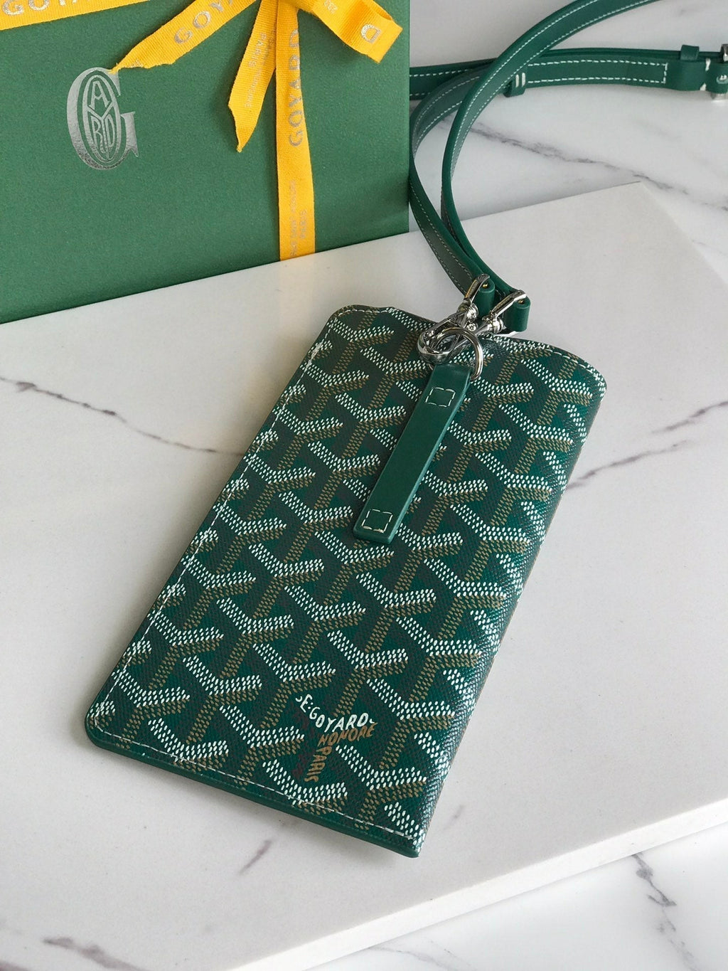 Goyard Montmartre GM Case 18 in Green Goyardine Canvas Bag