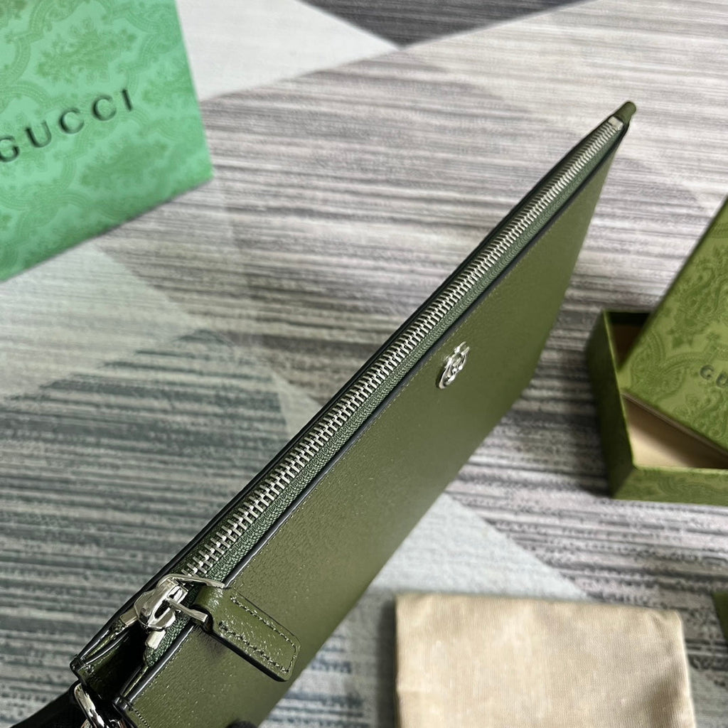 Gucci Marmont Pouch 30 in Army Green Lambskin