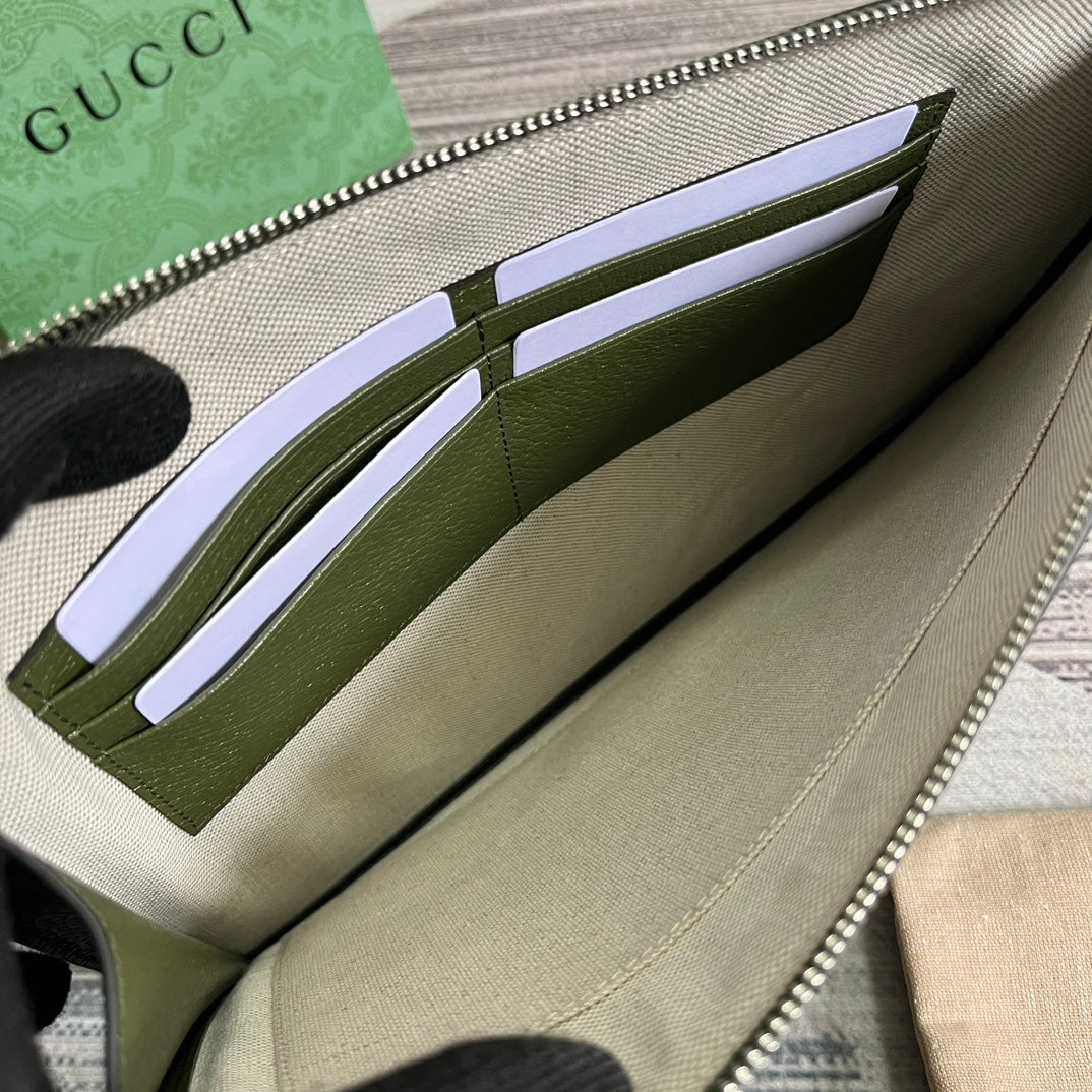 Gucci Marmont Pouch 30 in Army Green Lambskin