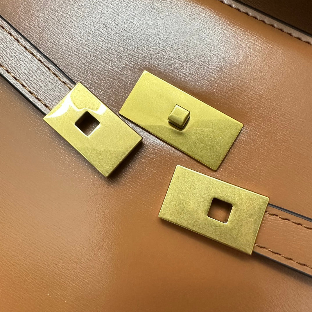 Saint Laurent Manhattan 29 Top-Handle in Smooth Cinnamon Brown Calfskin Bag