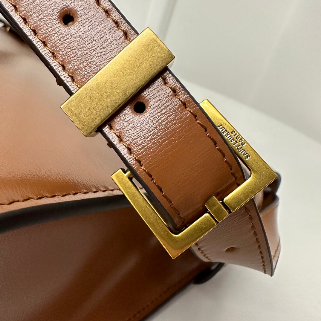 Saint Laurent Manhattan 29 Top-Handle in Smooth Cinnamon Brown Calfskin Bag