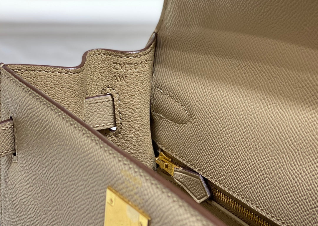 Hermes Kelly 28cm in Trench Epsom Calfskin Gold Hardware Bag