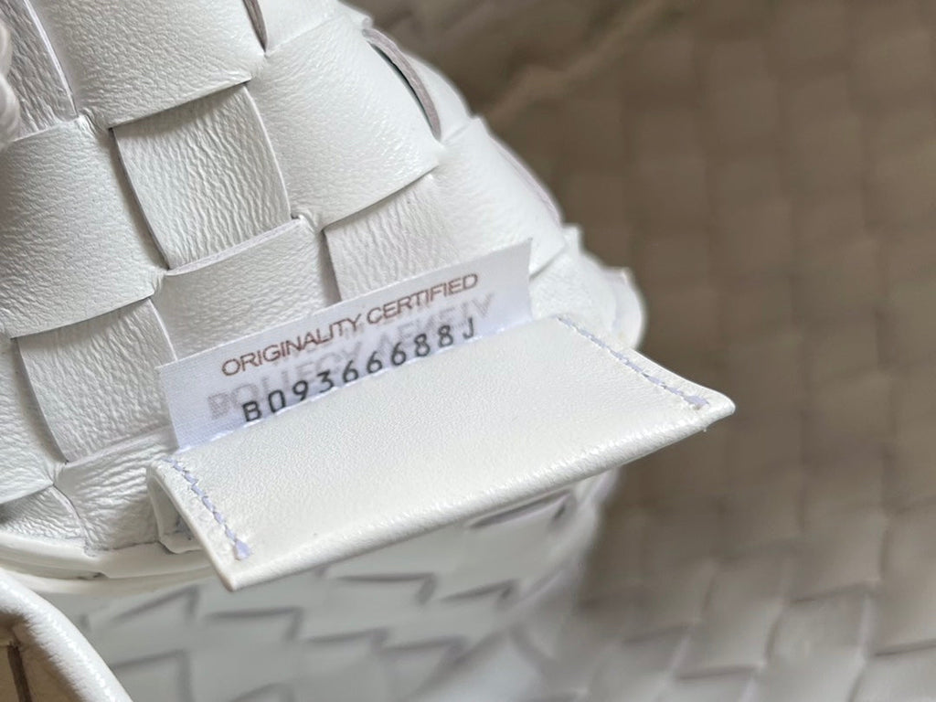 Bottega Veneta Sardine 33 with Chain in White Lambskin Bag