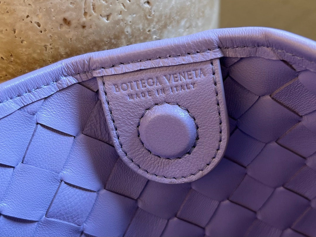 Bottega Veneta Sardine 33 with Chain in Light Purple Lambskin Bag
