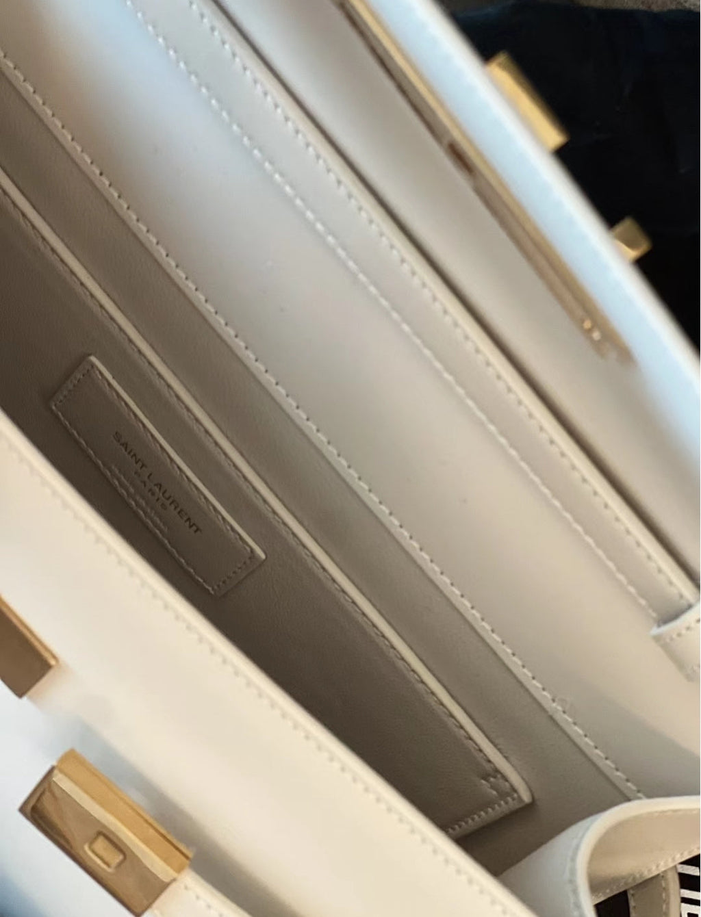 Saint Laurent Manhattan 29 Top-Handle in Smooth White Calfskin Bag