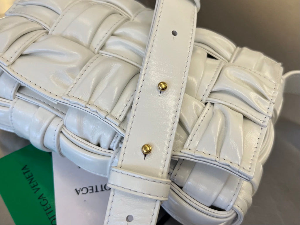 Bottega Veneta Mini Cassette 19 in White Soft Lambskin Bag