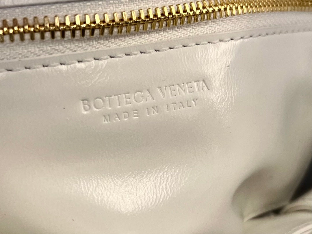 Bottega Veneta Mini Cassette 19 in White Soft Lambskin Bag