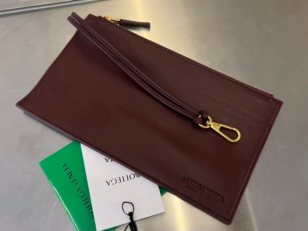 Bottega Veneta Medium 28 Cassette Chocolate Brown Lambskin Bag
