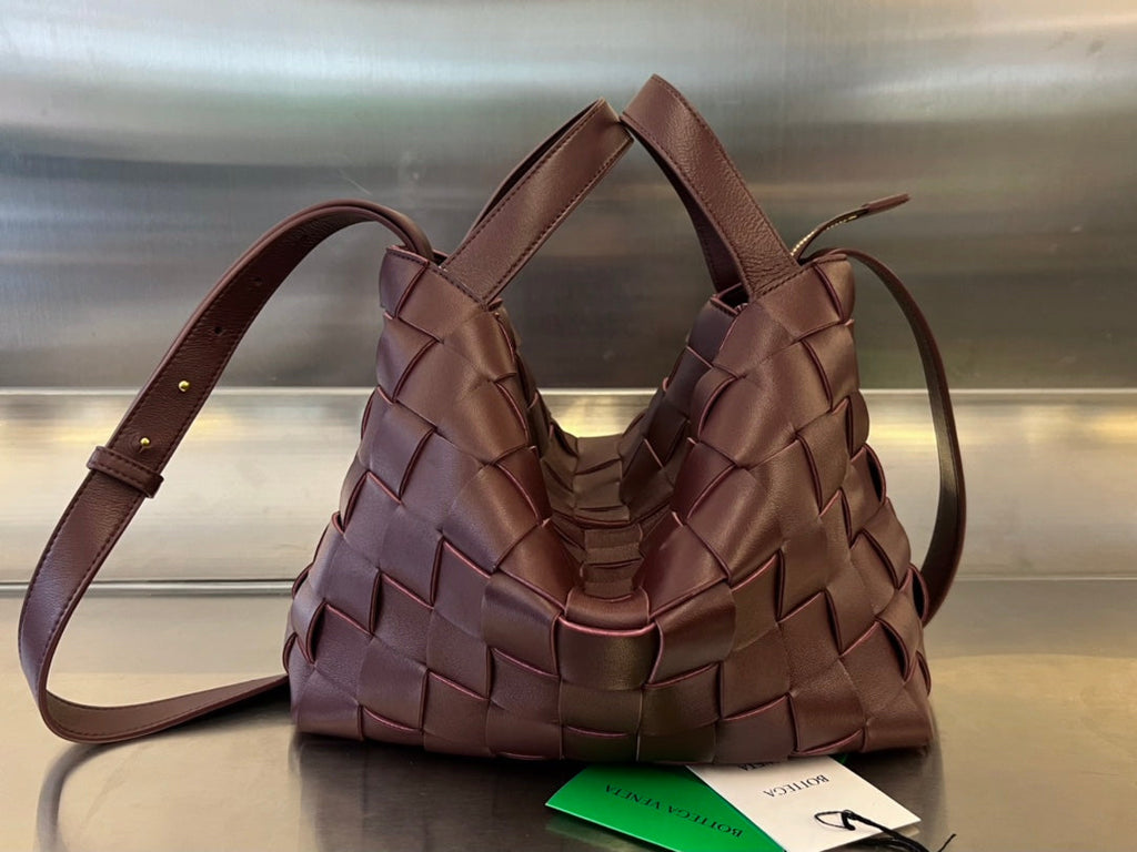 Bottega Veneta Medium 28 Cassette Chocolate Brown Lambskin Bag