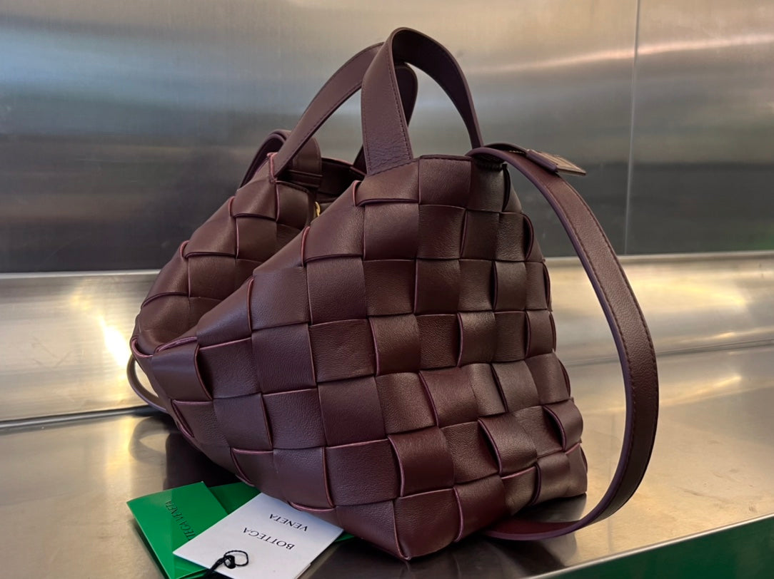 Bottega Veneta Medium 28 Cassette Chocolate Brown Lambskin Bag