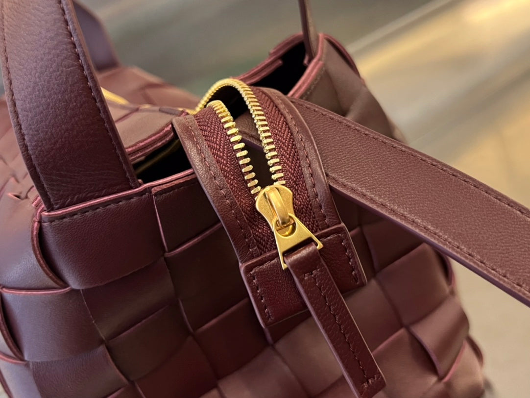 Bottega Veneta Medium 28 Cassette Chocolate Brown Lambskin Bag