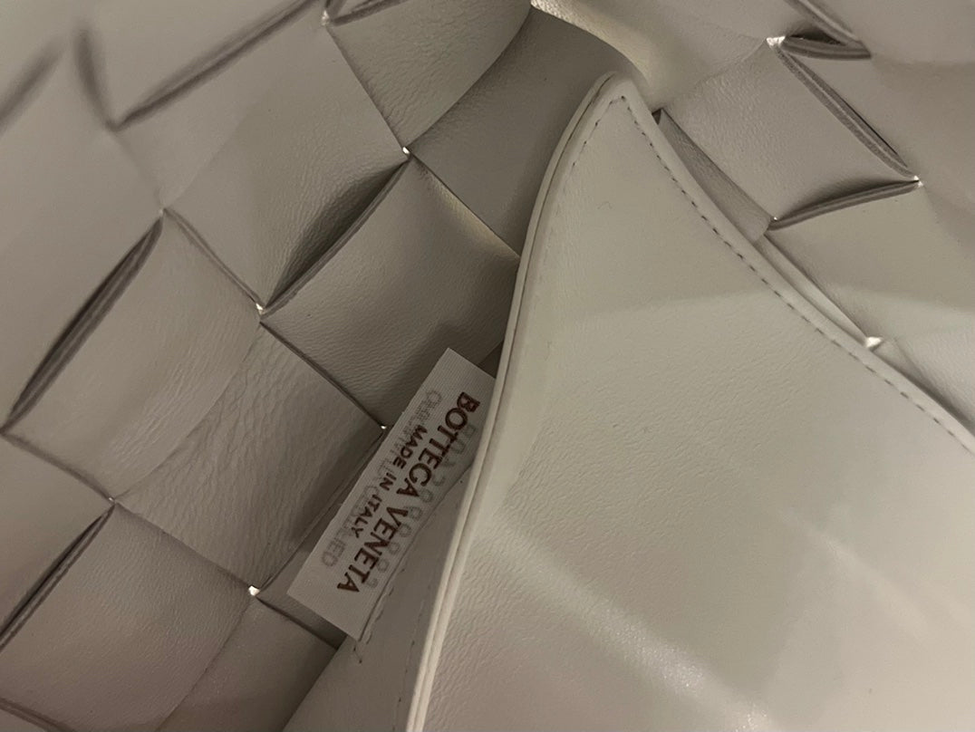 Bottega Veneta Medium 28 Cassette White Lambskin Bag