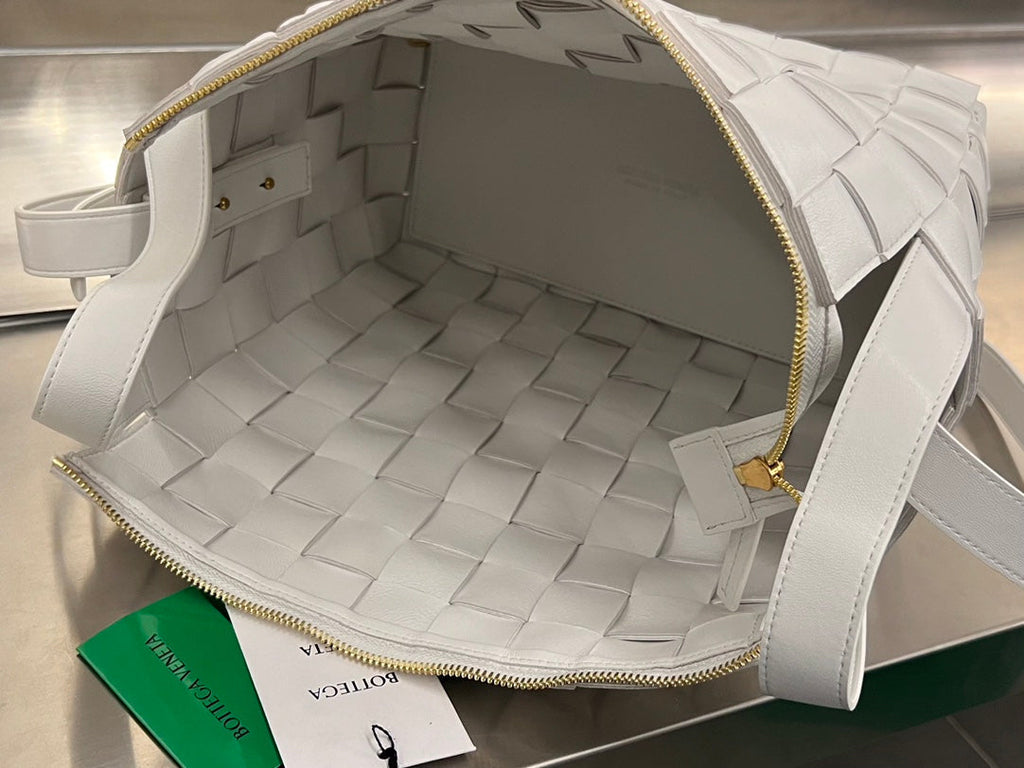 Bottega Veneta Medium 28 Cassette White Lambskin Bag