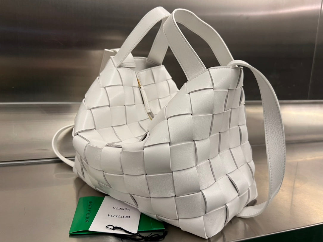 Bottega Veneta Medium 28 Cassette White Lambskin Bag