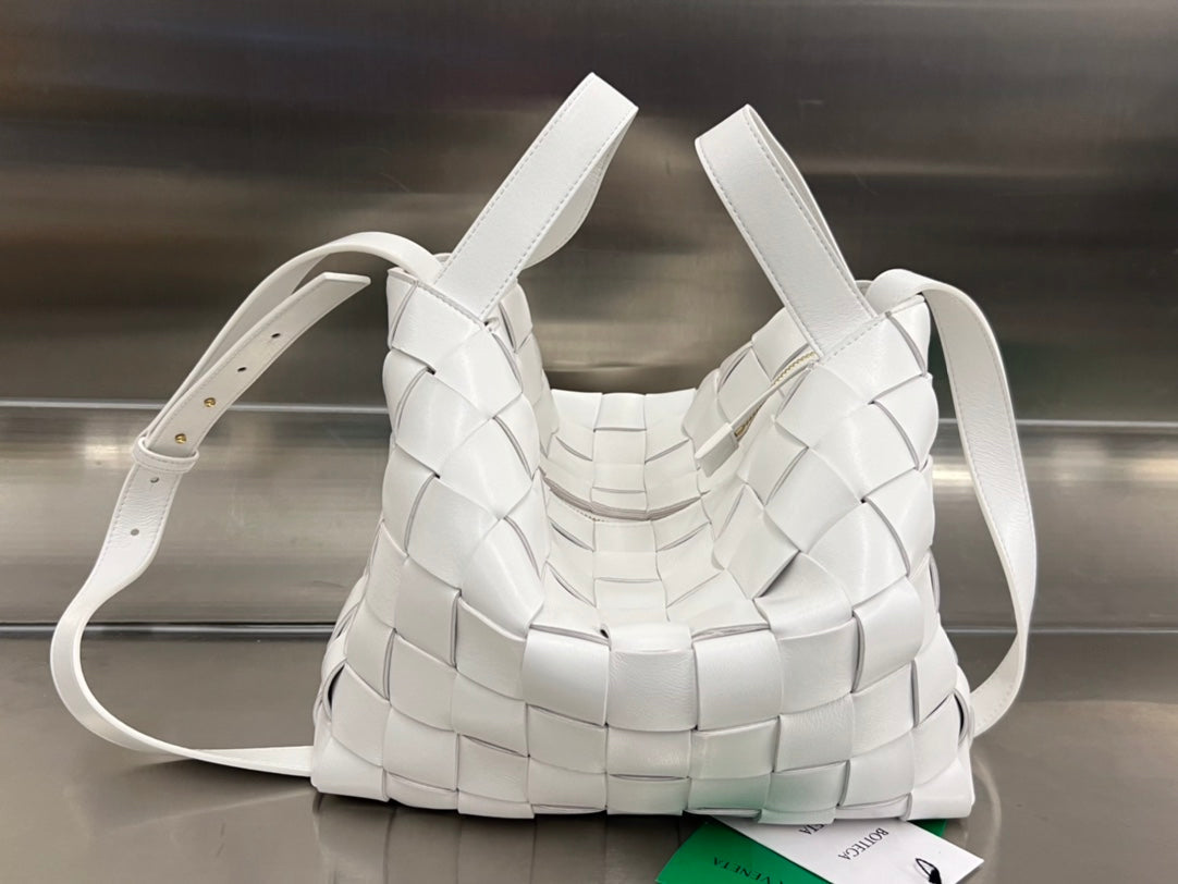 Bottega Veneta Medium 28 Cassette White Lambskin Bag