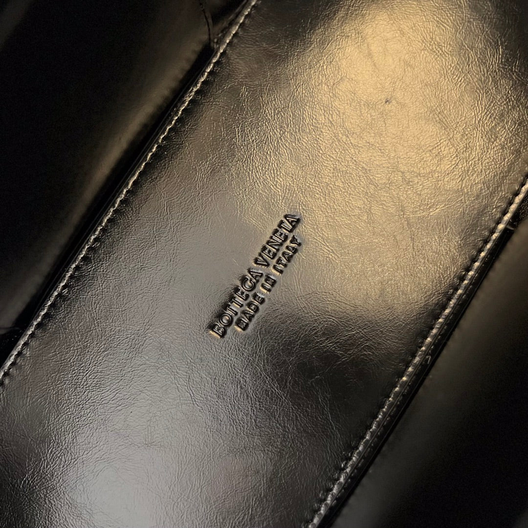 Bottega Veneta Small Arco Tote 30 in Black Soft Lambskin
