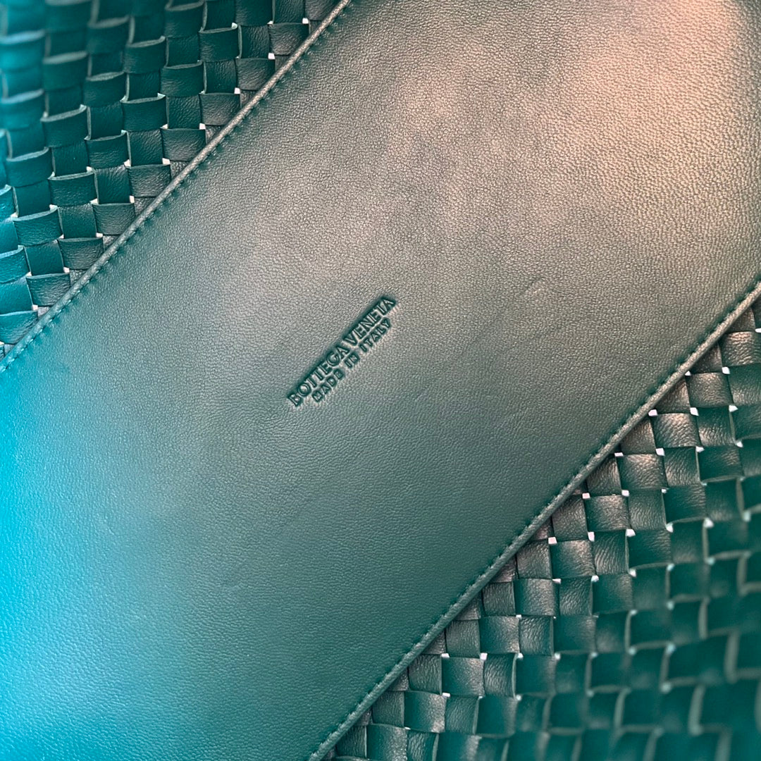 Bottega Veneta Small Cabat 32 in Kaitoke Green Lambskin Bag