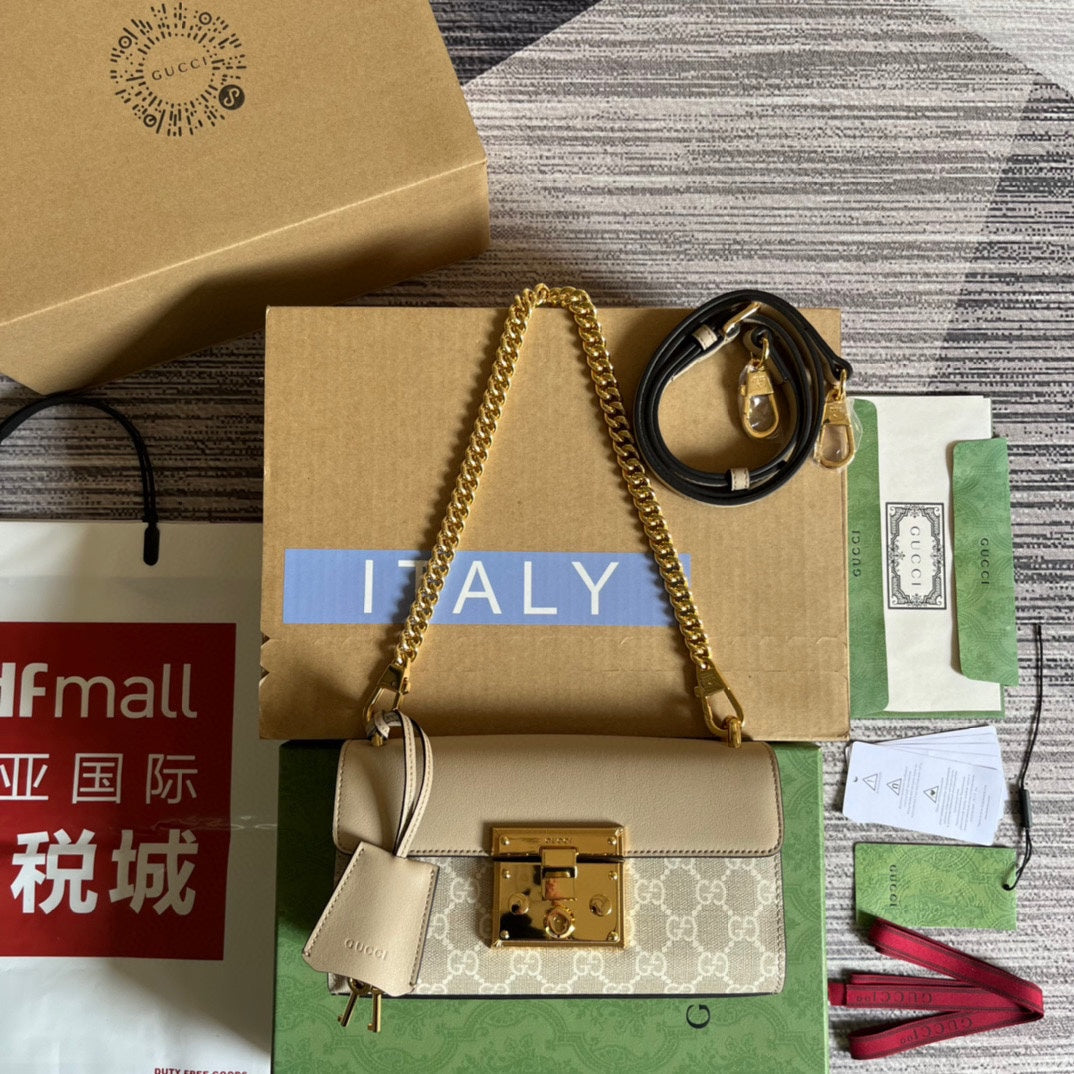 Gucci Padlock 22 Small Shoulder Bag in Beige Calfskin and Canvas