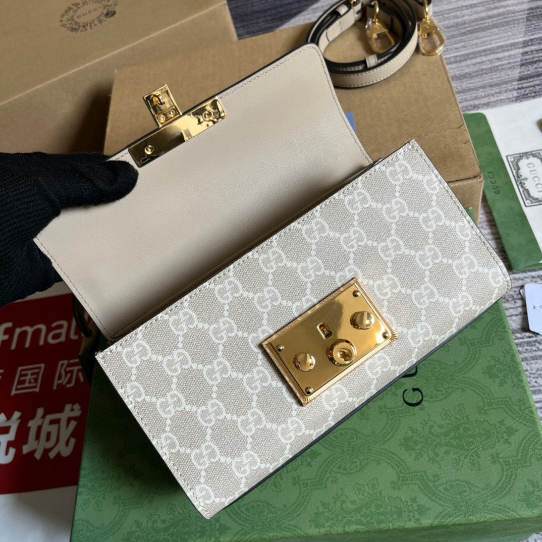 Gucci Padlock 22 Small Shoulder Bag in Beige Calfskin and Canvas