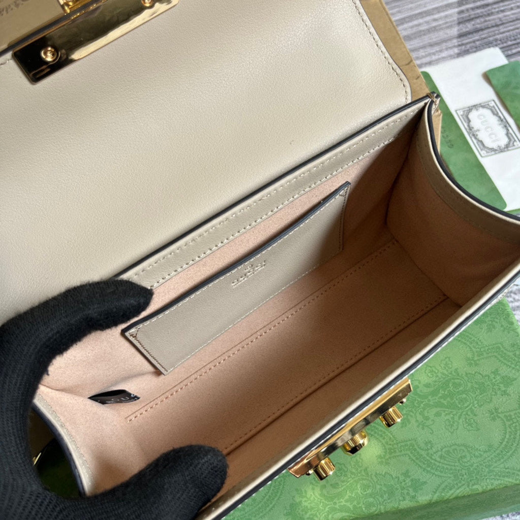 Gucci Padlock 22 Small Shoulder Bag in Beige Calfskin and Canvas