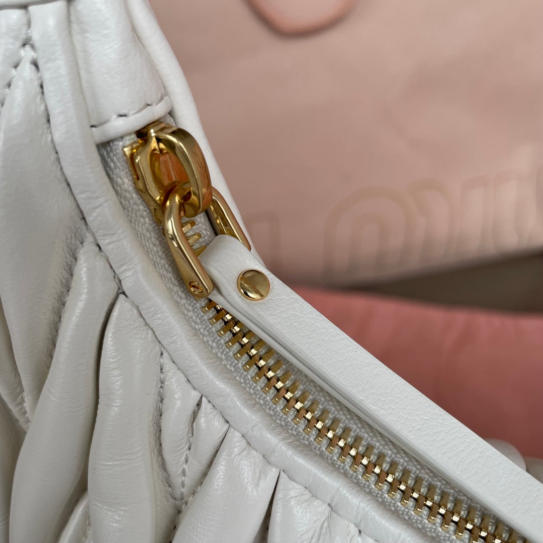 Wander 29 Bag in White Lambskin