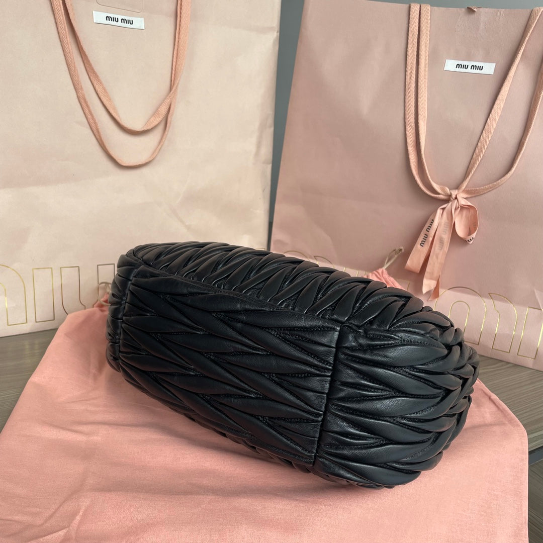 Wander 29 Bag in Black Lambskin