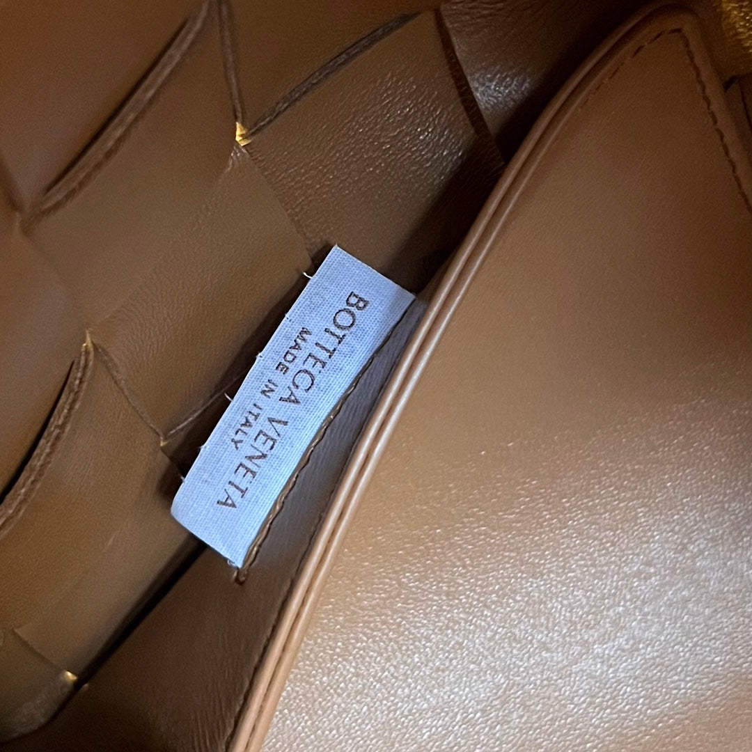 Bottega Veneta Medium 28 Cassette Peanut Brown Lambskin Bag