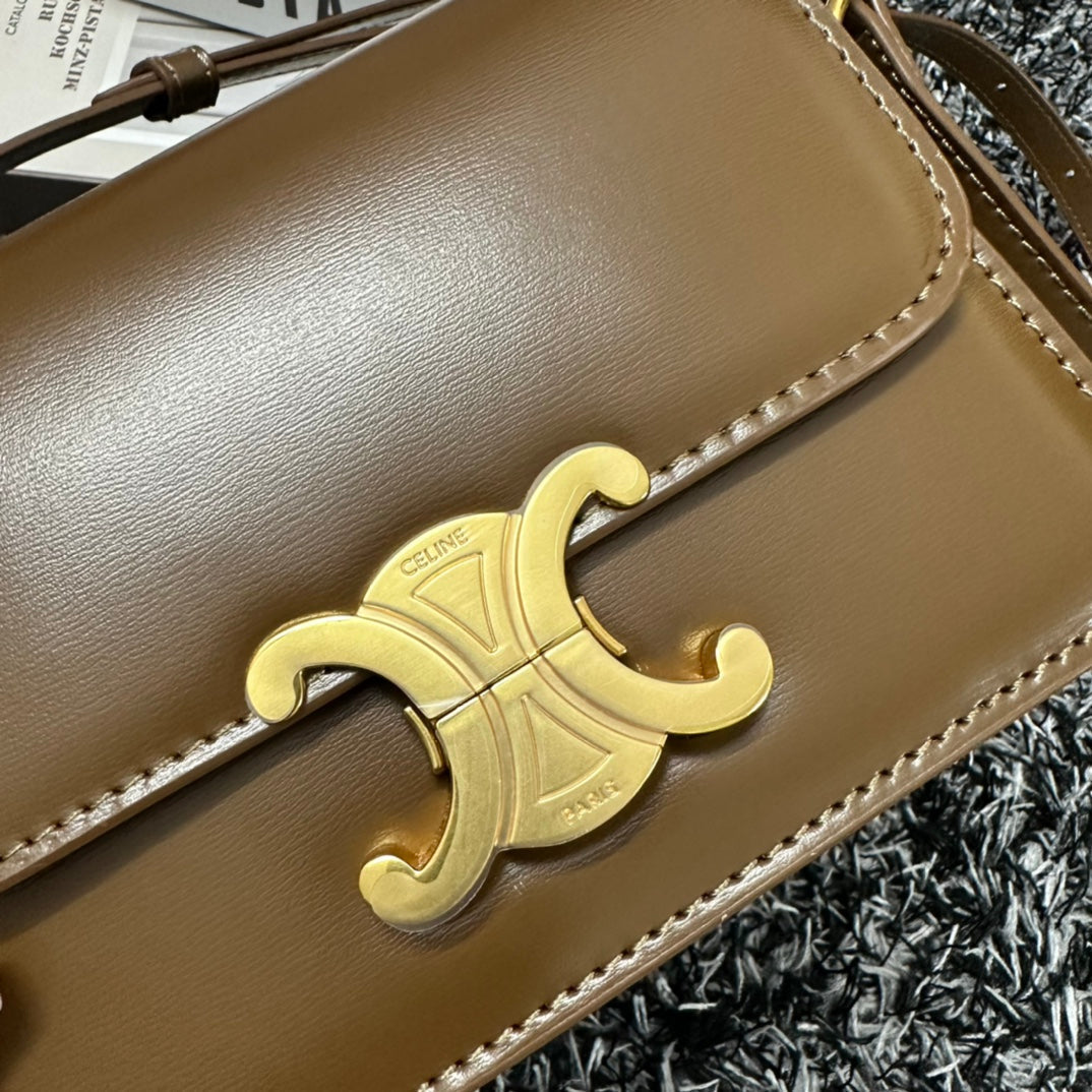 Celine Triomphe Teen 18 Caramel Brown Cowhide Leather Bag