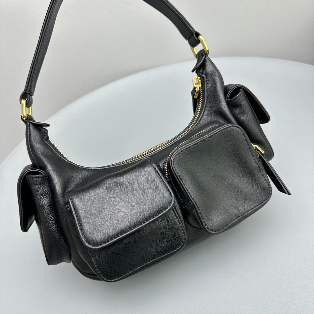 Pucket Bag 21 in Black Calfskin