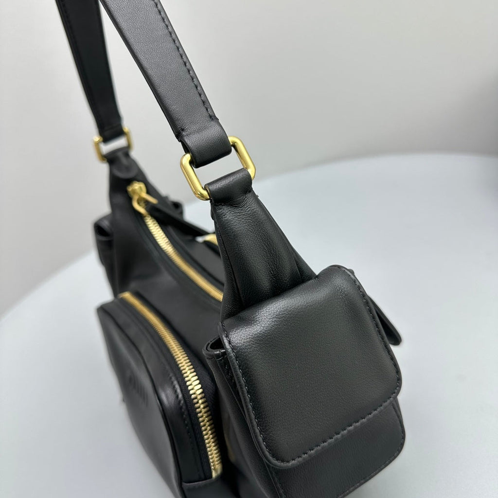 Pucket Bag 21 in Black Calfskin