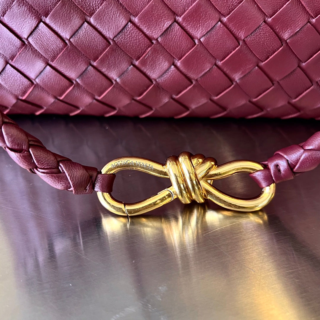 Bottega Veneta Medium Andiamo 32 in Burgundy Lambskin Bag