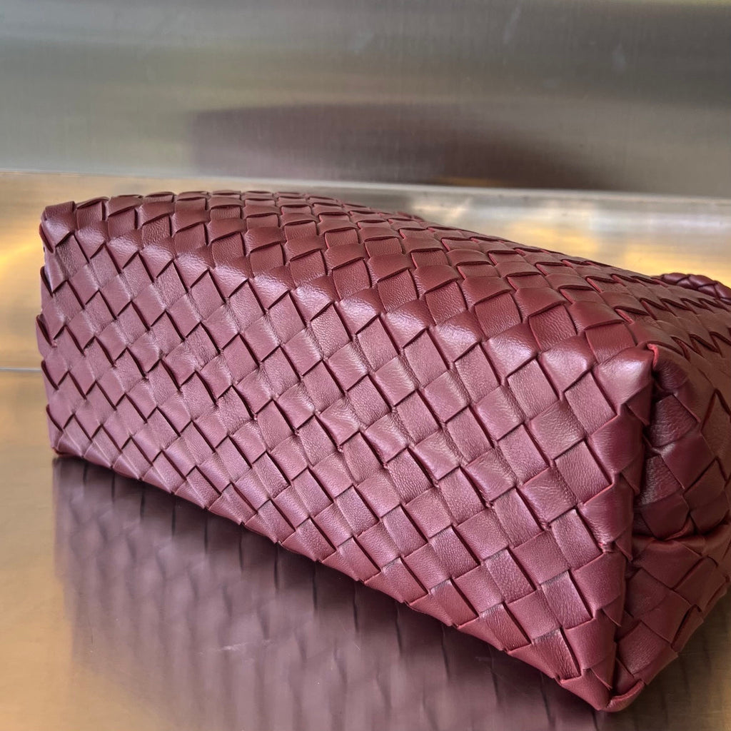 Bottega Veneta Medium Andiamo 32 in Burgundy Lambskin Bag