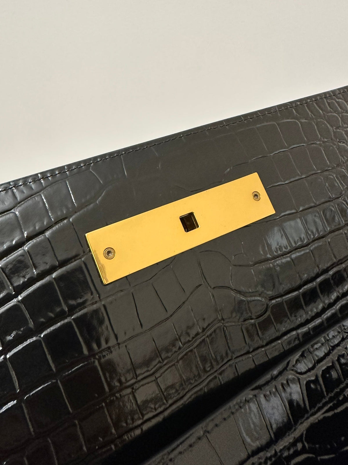 Saint Laurent Manhattan 29 Top-Handle in Crocodile Black Calfskin Bag