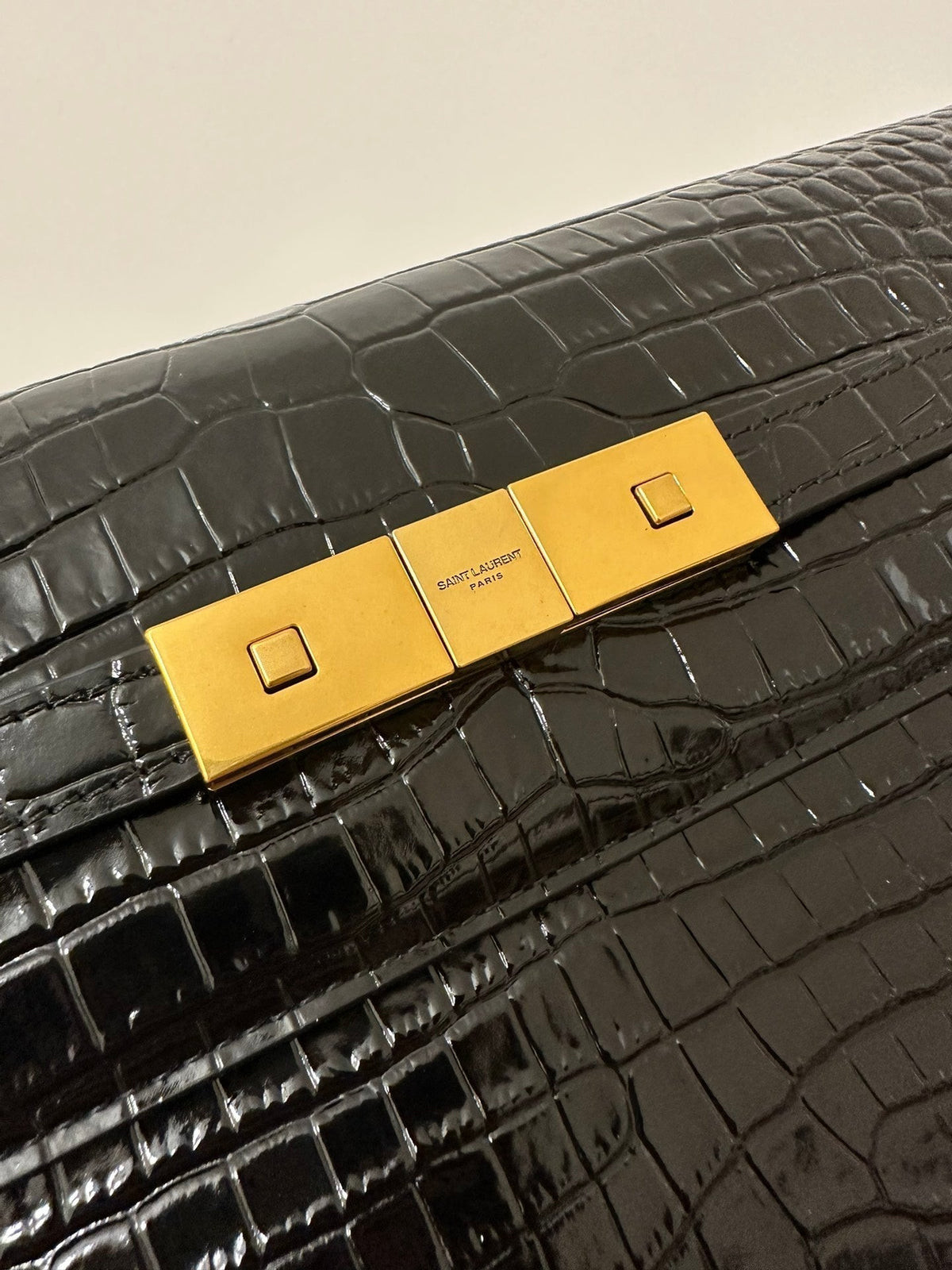 Saint Laurent Manhattan 29 Top-Handle in Crocodile Black Calfskin Bag