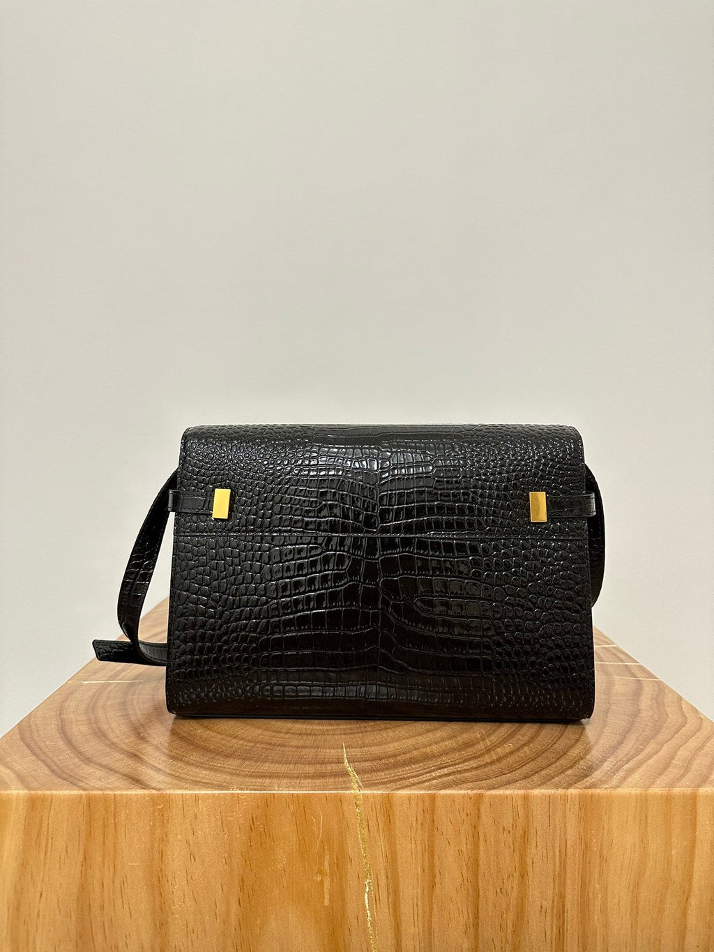 Saint Laurent Manhattan 29 Top-Handle in Crocodile Black Calfskin Bag