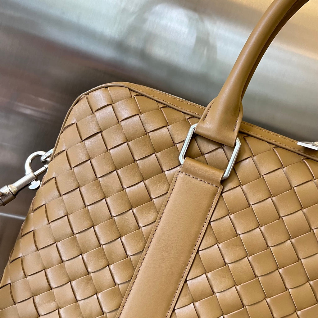 Bottega Veneta Slim Intrecciato Briefcase 36 Caramel Brown Calfskin Bag