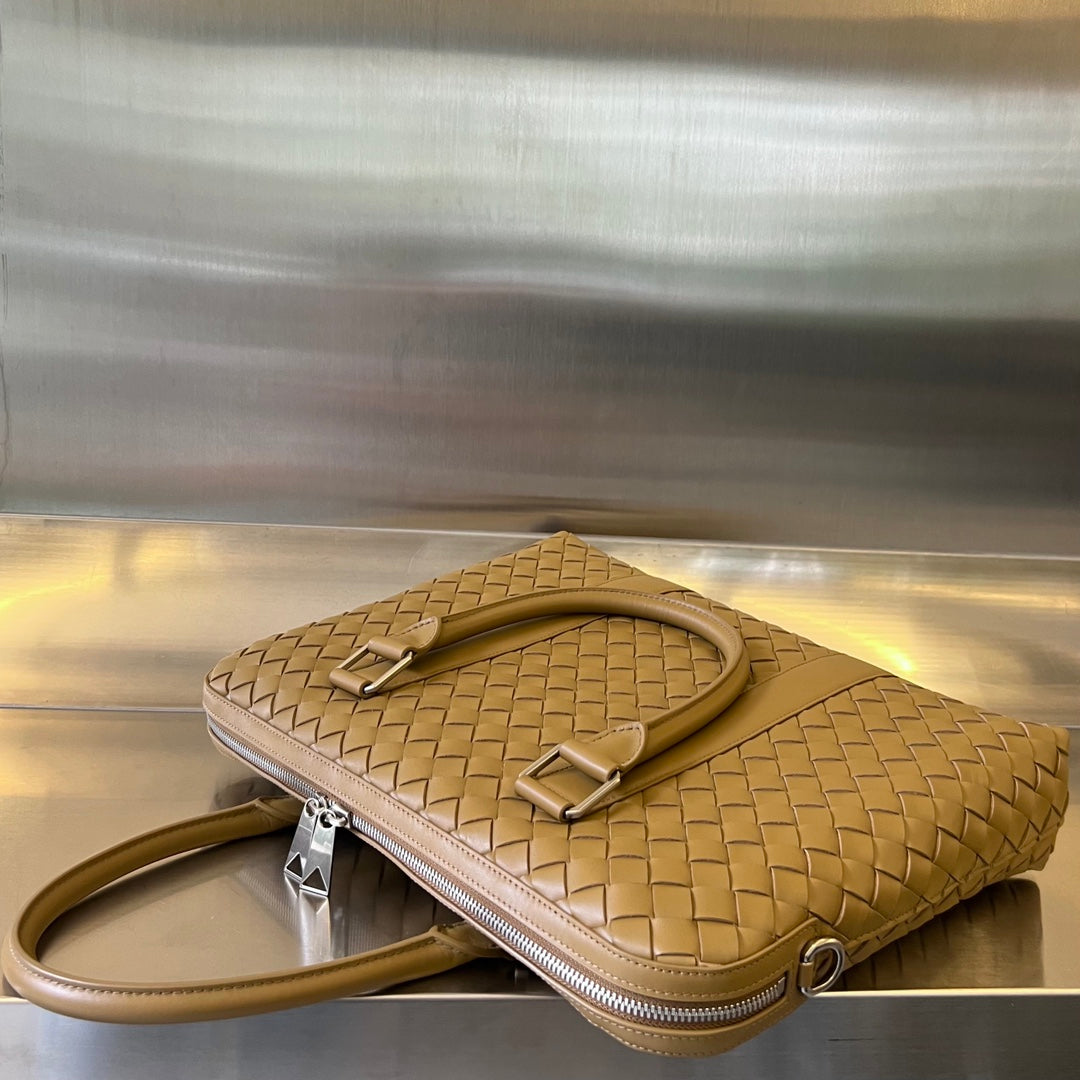 Bottega Veneta Slim Intrecciato Briefcase 36 Caramel Brown Calfskin Bag