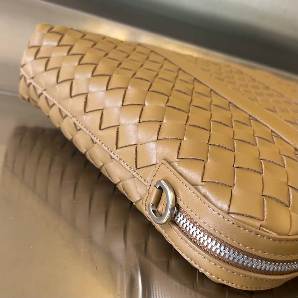 Bottega Veneta Slim Intrecciato Briefcase 36 Caramel Brown Calfskin Bag