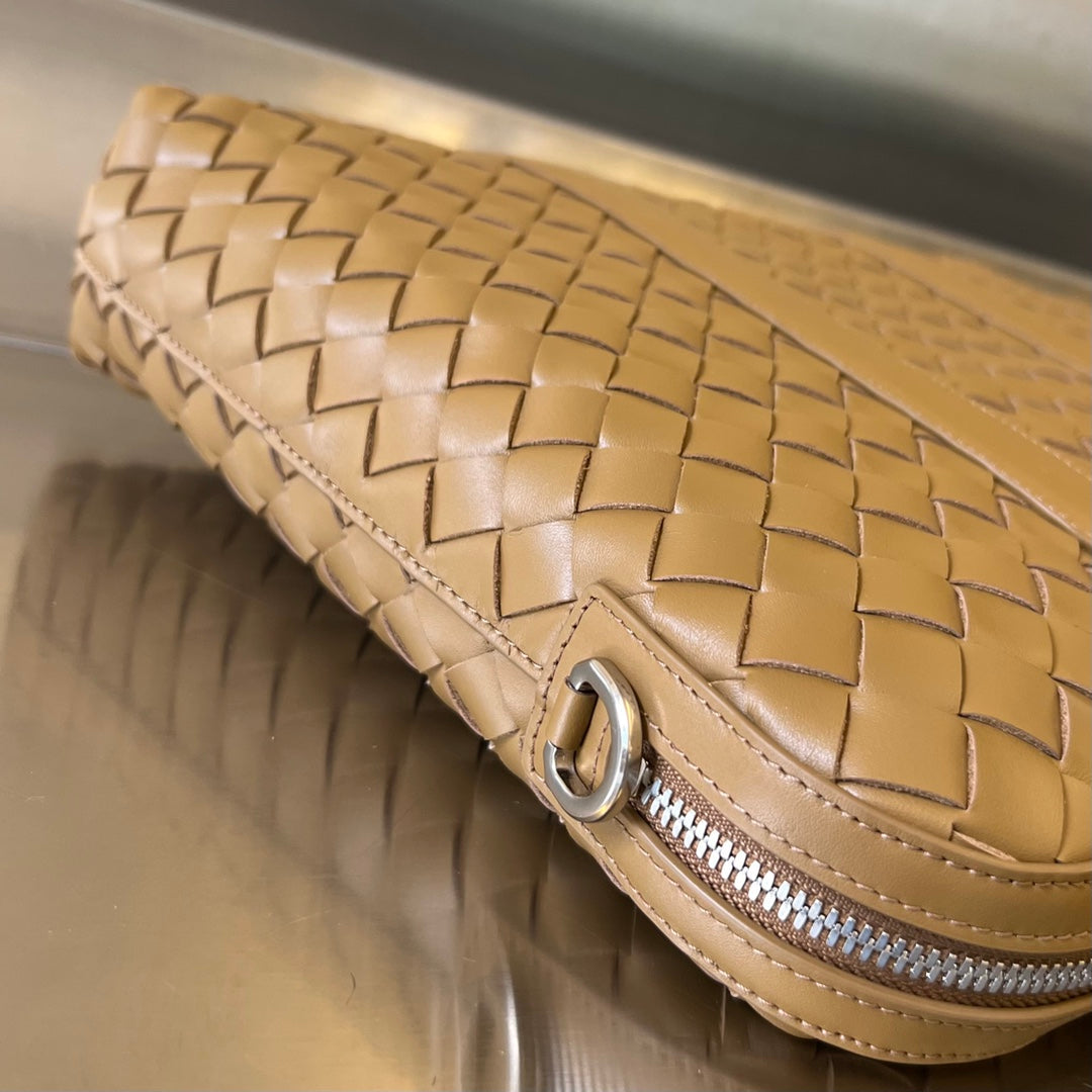 Bottega Veneta Slim Intrecciato Briefcase 36 Caramel Brown Calfskin Bag