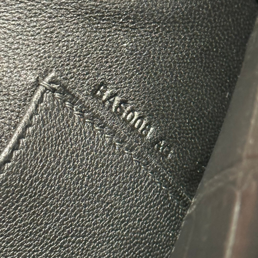 Hermes Kelly Cut 31 in Black Shiny Alligator Leather with Silver Hardware Bag
